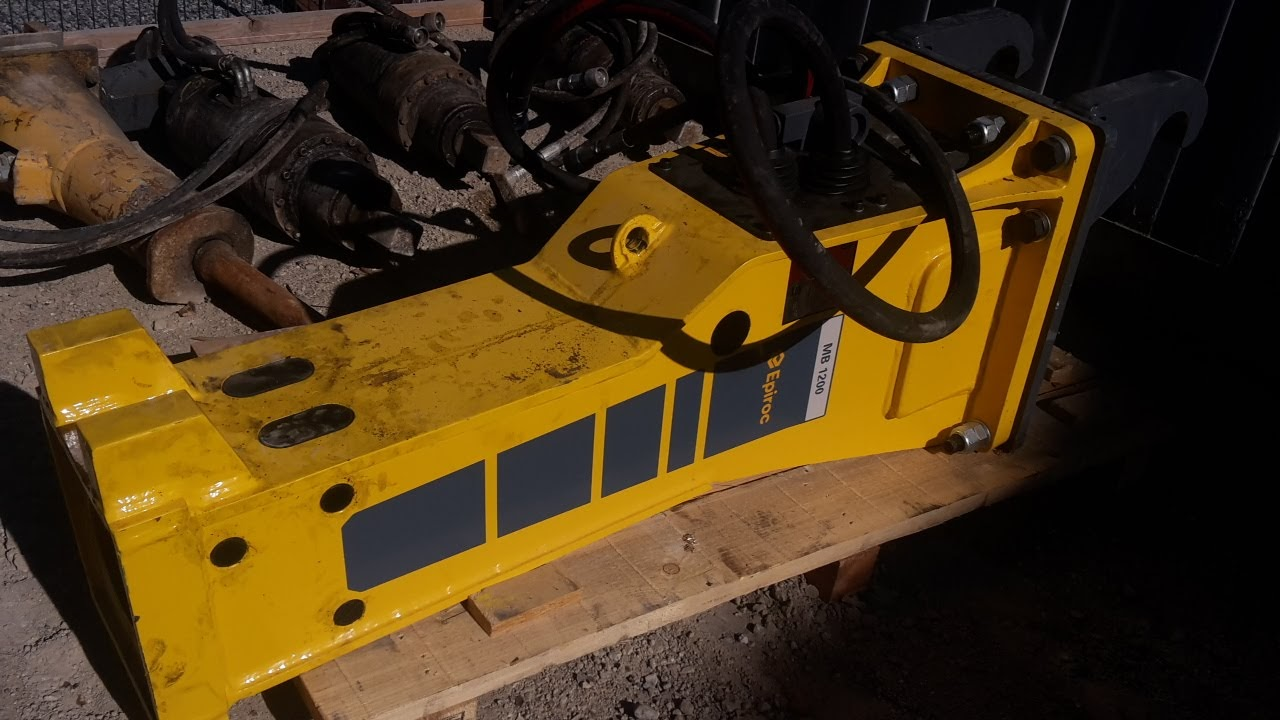 Brise-roche hydraulique Epiroc pour pelles rail-route